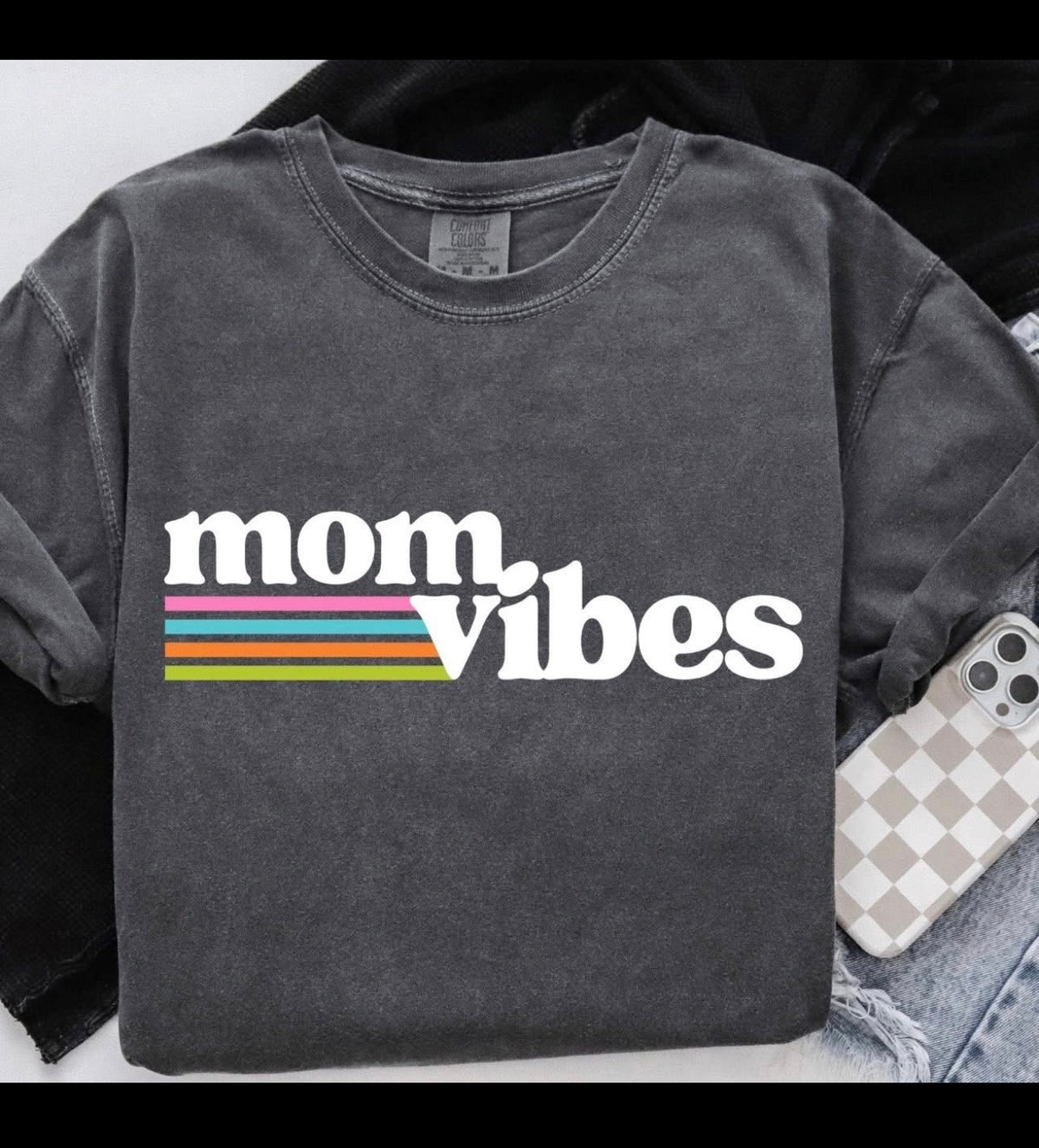 Mom Vibes Graphic T-Shirt (pepper)